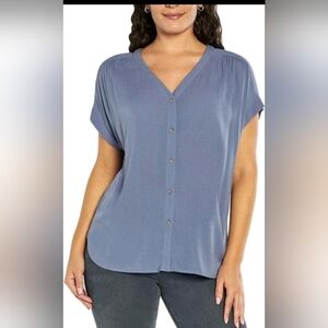 Orvis Short Sleeve Button Up Blue Blouse Women's Size Medium PTP 21